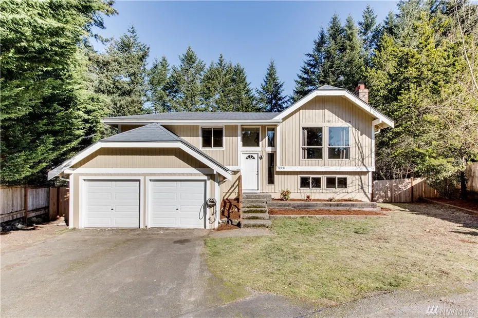 596 SW Little Tree Cir Photo 1