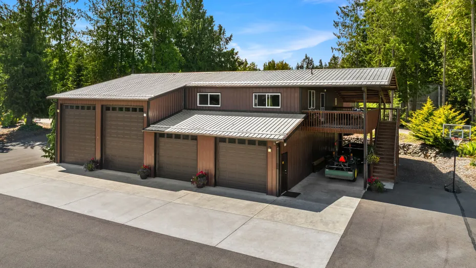 698 Streamside Drive Photo 37