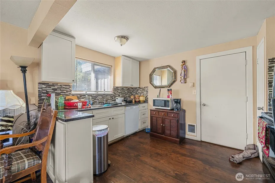 1561 S 35th Street Photo 12