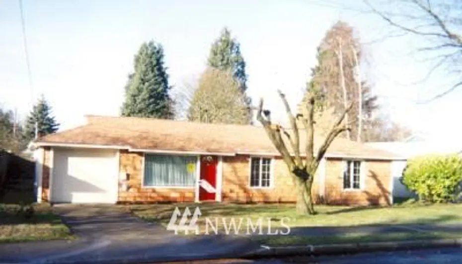 16739 5th Avenue NE Photo 1