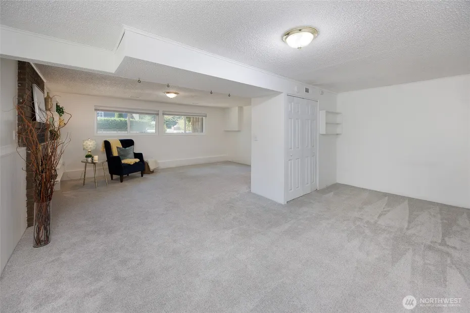 12822 NE 68th Street Photo 28