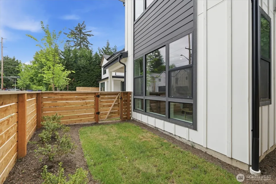 12426 NE 90th Street Photo 4