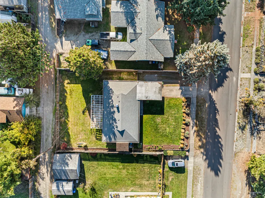 5031 N Bristol Street Photo 29