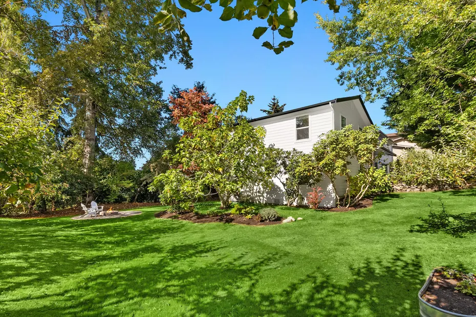 689 Pierce Court NW Photo 51