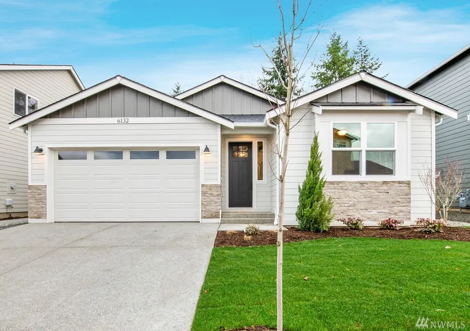 6132 47th Place NE Photo 1
