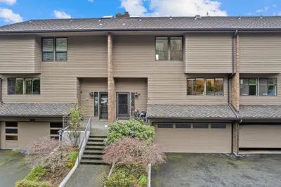 10743 Glen Acres Drive S #10743