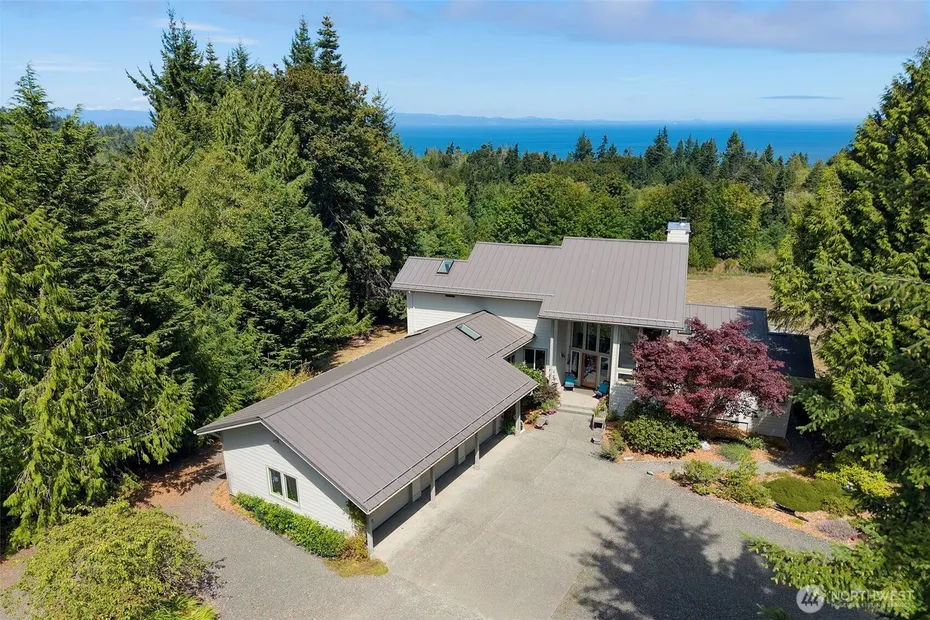 1668 Freshwater Bay Road Photo 1