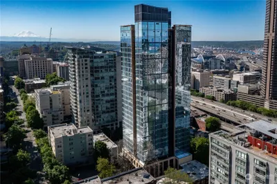 800 Columbia Street #1810