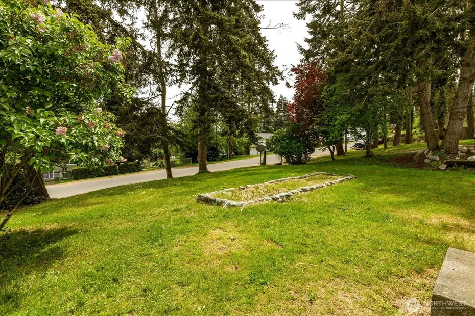 2642 Olympic Drive Photo 25