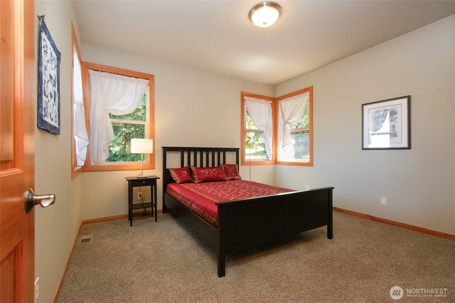 1668 Freshwater Bay Road Photo 17