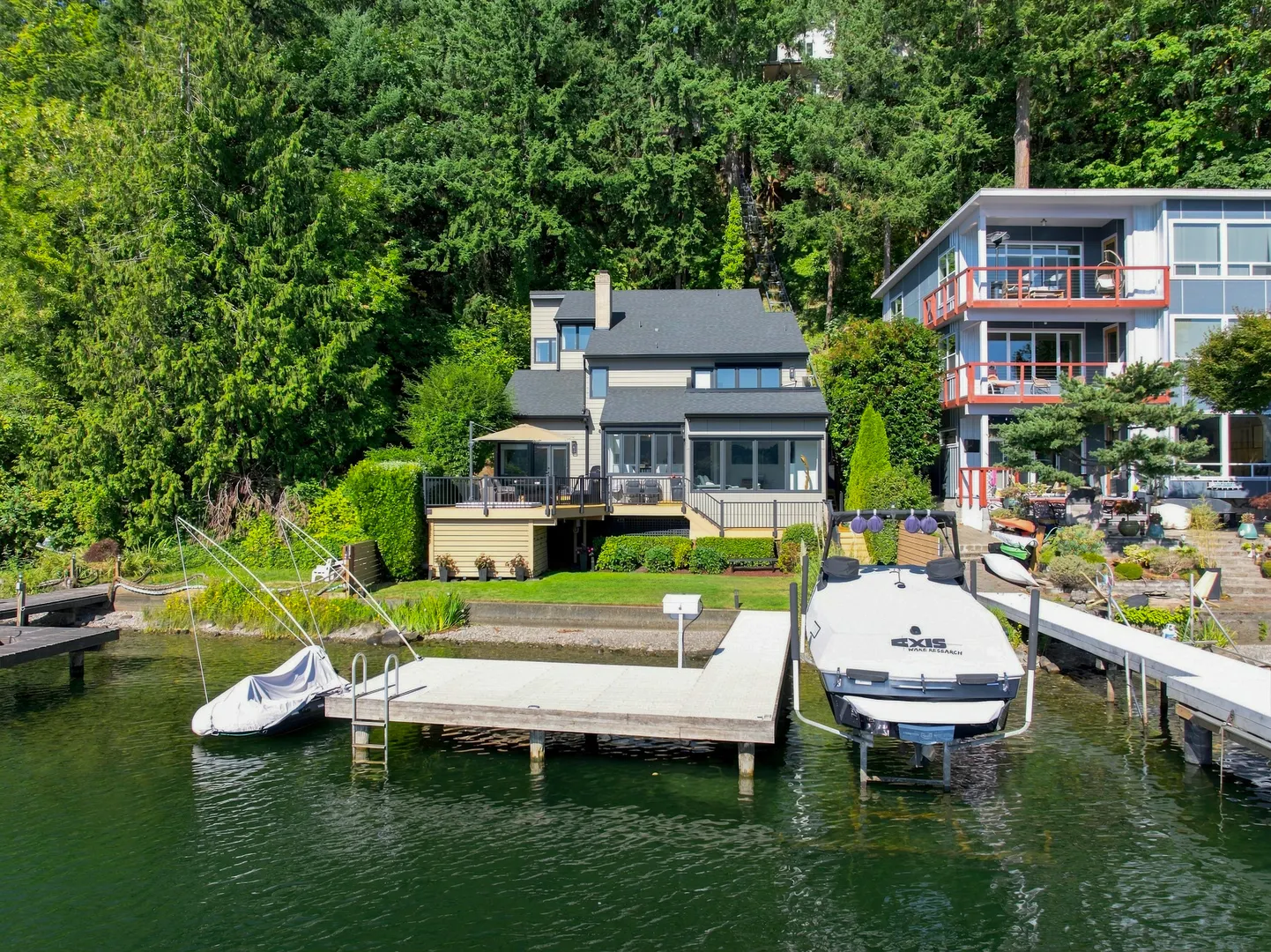 2002 W Lake Sammamish Parkway Ne