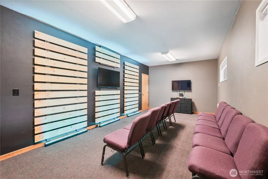 1435 33rd Avenue Photo 14