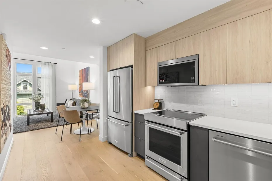 222 10th Avenue E #D Photo 8