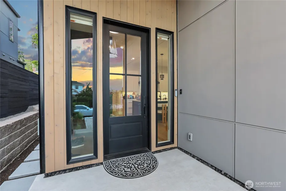 246 5th Avenue W Photo 2