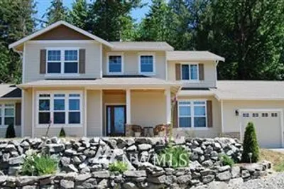 2223 Long Lake Road