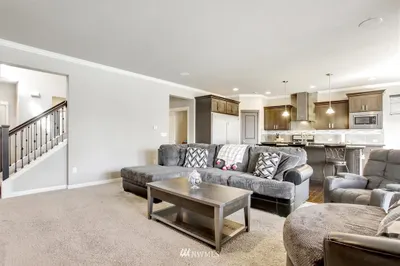 11638 175th Street E