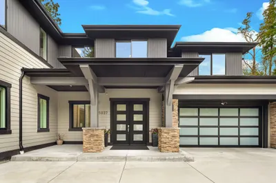 5037 W Mercer Way