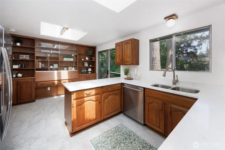12822 NE 68th Street Photo 10
