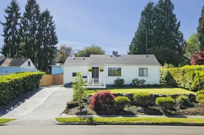 15563 10th Ave Ne