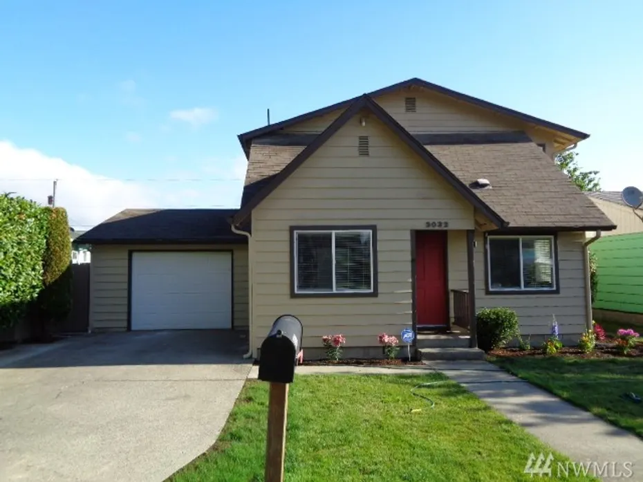 3032 Fir St Photo 1