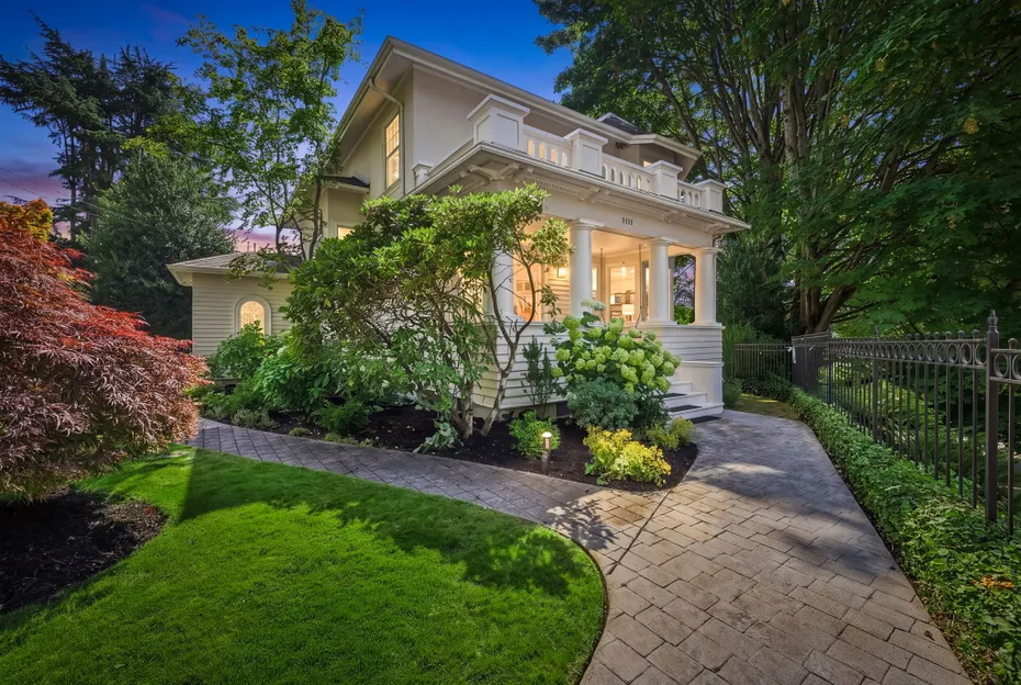 1111 Bellevue Place E Photo 1