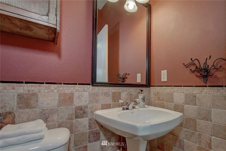 224 NE Weeping Peach Court Photo 1