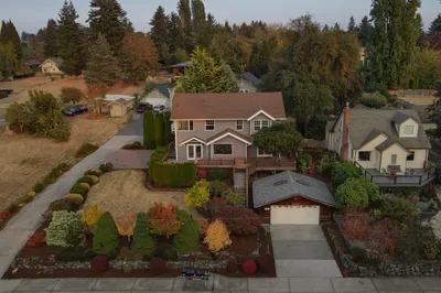 2327 Sunset Drive W