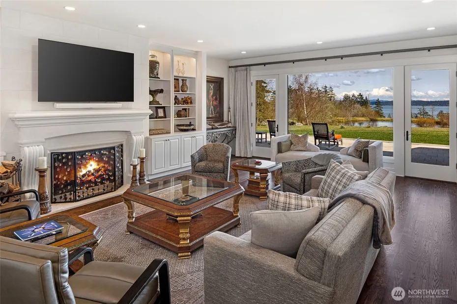 735 Rosler Road Photo 12