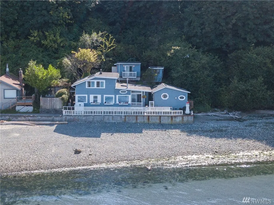 10823 Vashon Hwy SW Photo 1