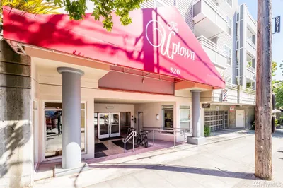 520 2nd Ave W #402