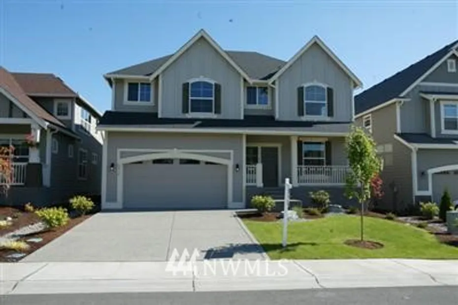 8418 153rd Street E Photo 1