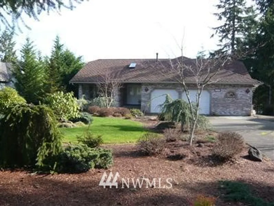 6309 Gleneagle Avenue SW Photo 1