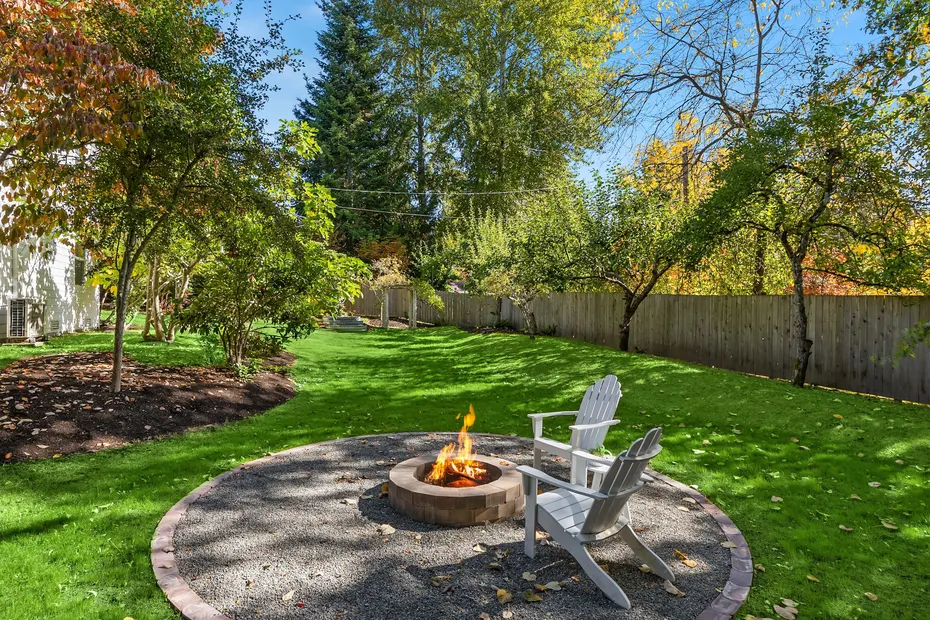 689 Pierce Court NW Photo 49