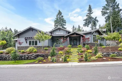 616 Hyak Way