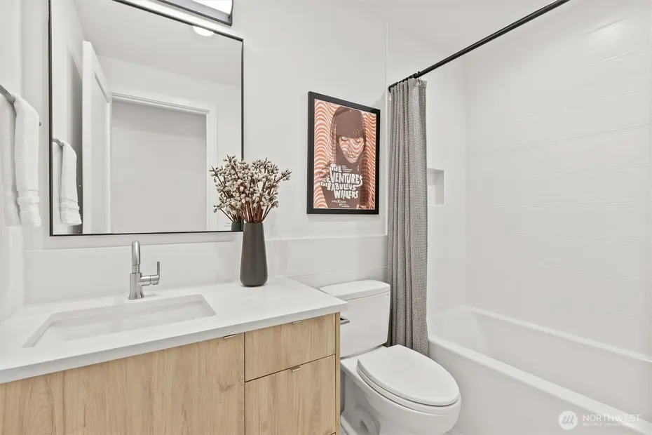 222 10th Avenue E #D Photo 24
