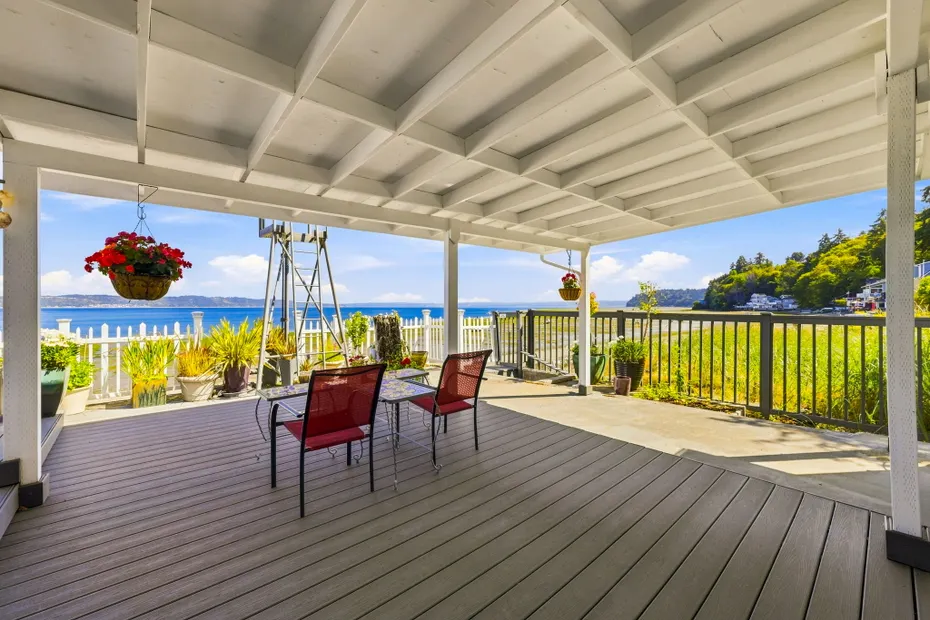 1626 Beach Drive NE Photo 31