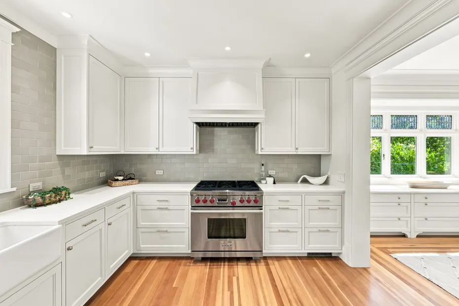 1111 Bellevue Place E Photo 15