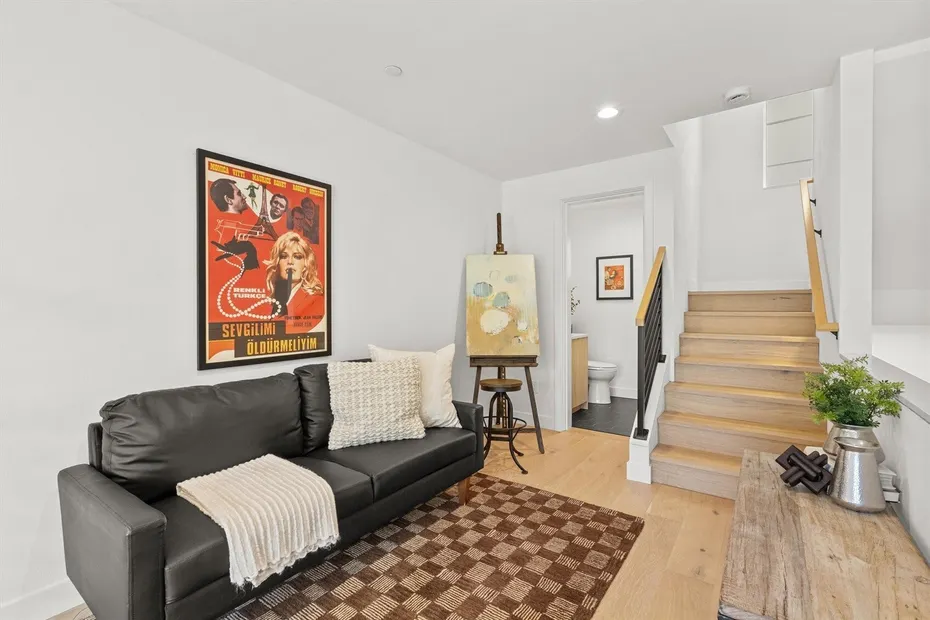 222 10th Avenue E #D Photo 11