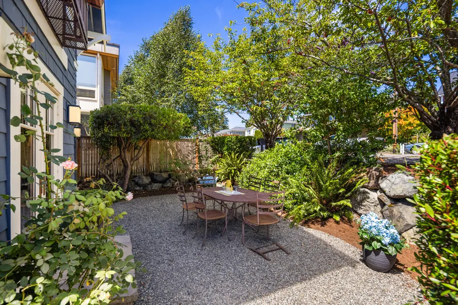 421 2nd Street W Photo 36