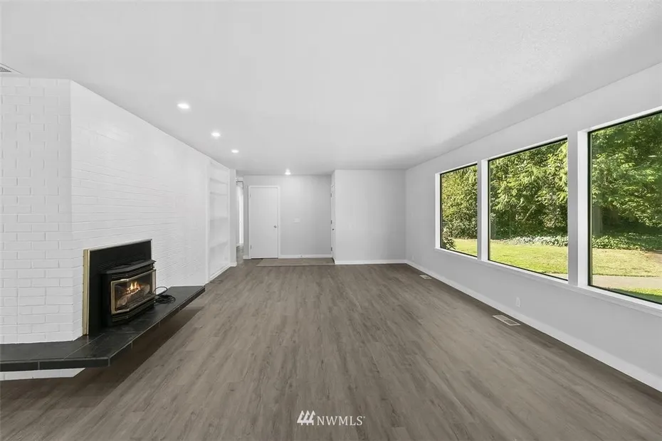 6118 Glenwood Drive SW Photo 1