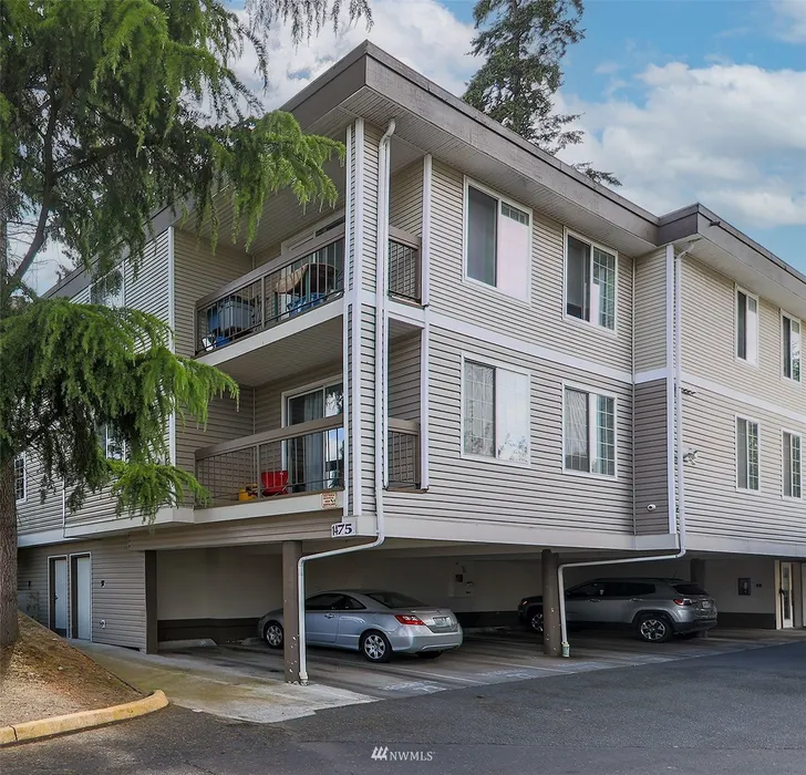 1475 N 200th Street #305 Photo 1