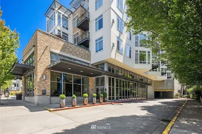 211 Kirkland Avenue NE #425
