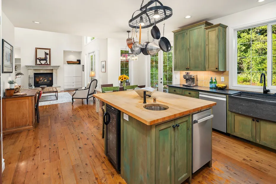 12022 NE 97th Street Photo 15