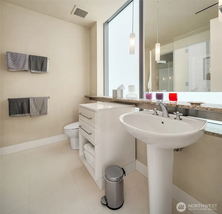 715 2nd Avenue #1501 Photo 33