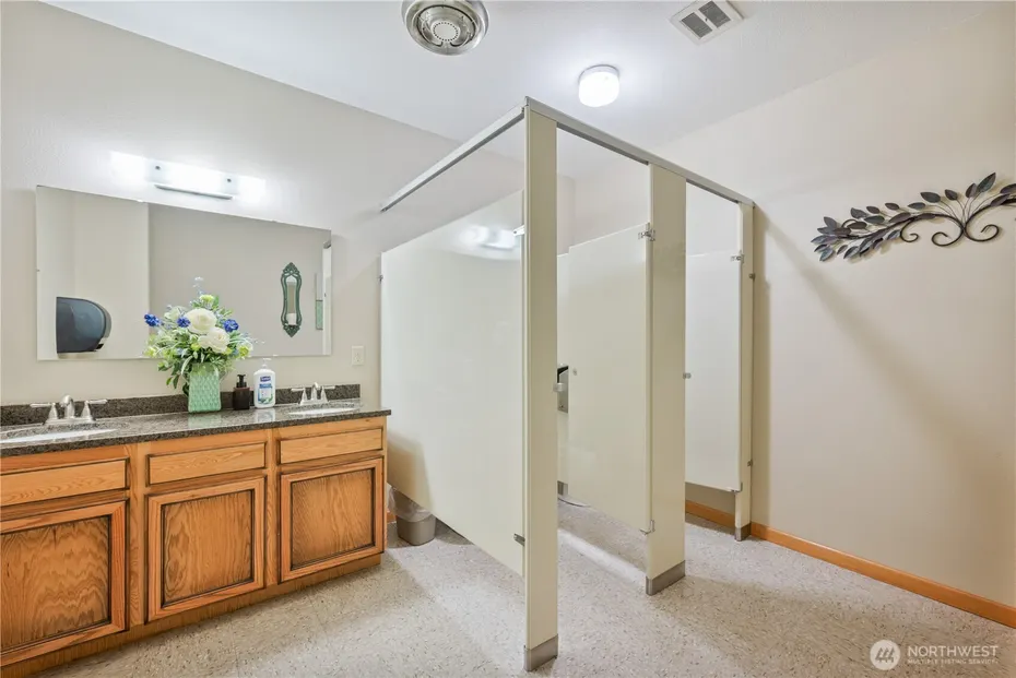 1435 33rd Avenue Photo 18