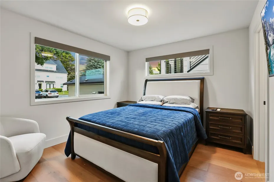 246 5th Avenue W Photo 9