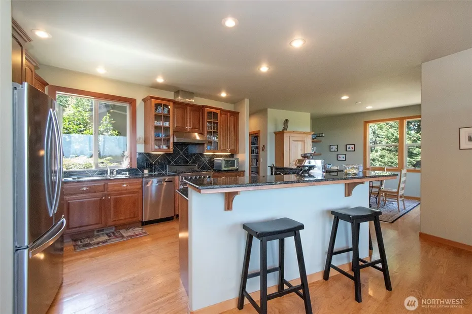 1668 Freshwater Bay Road Photo 7