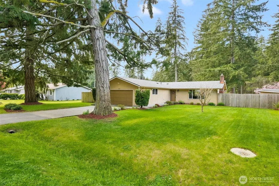 3445 Eagle Drive NE Photo 1