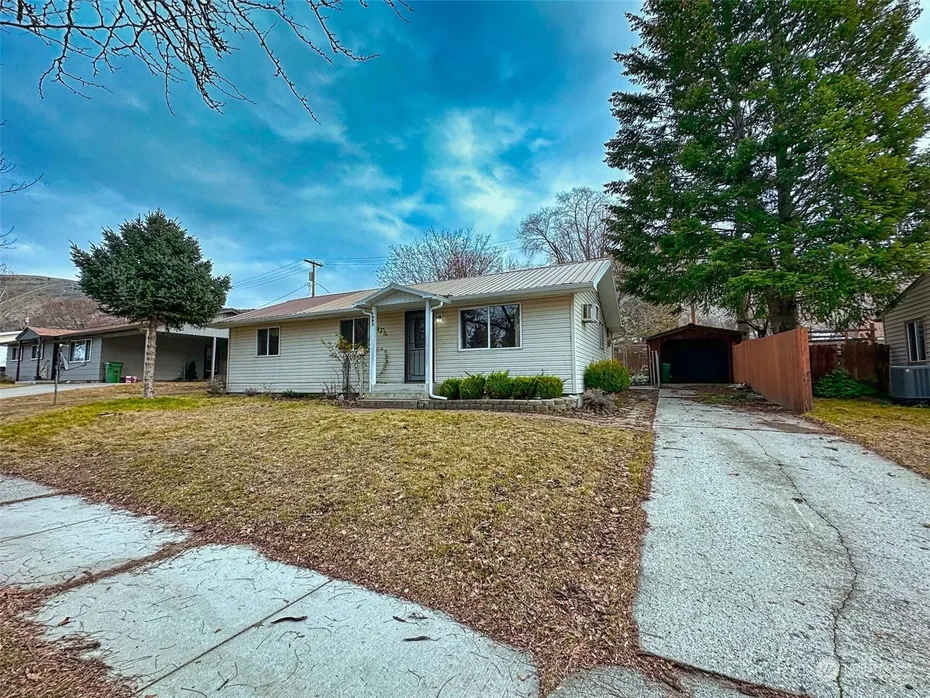 1003 Camas Street Photo 1