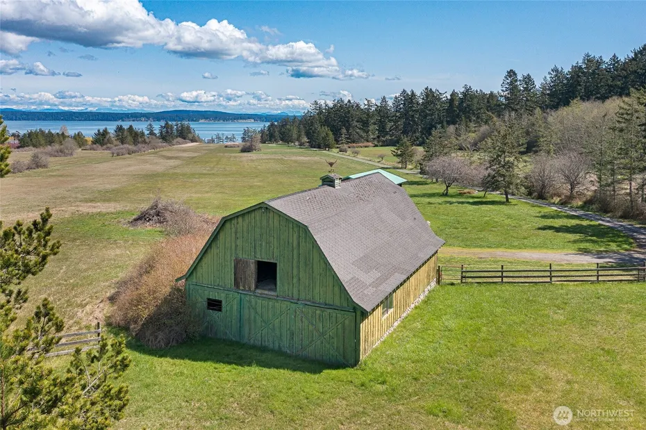 735 Rosler Road Photo 36